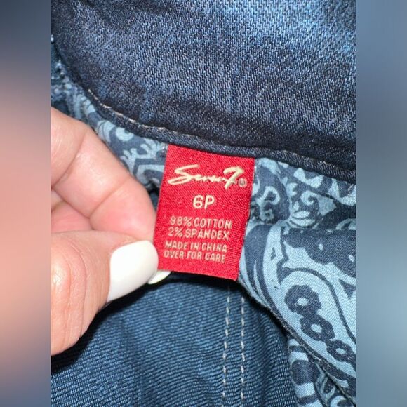Seven7 Women’s Rhinestone Pocket Dark Wash Petite Low Rise Bootcut Jeans Size 6P - Picture 11 of 12